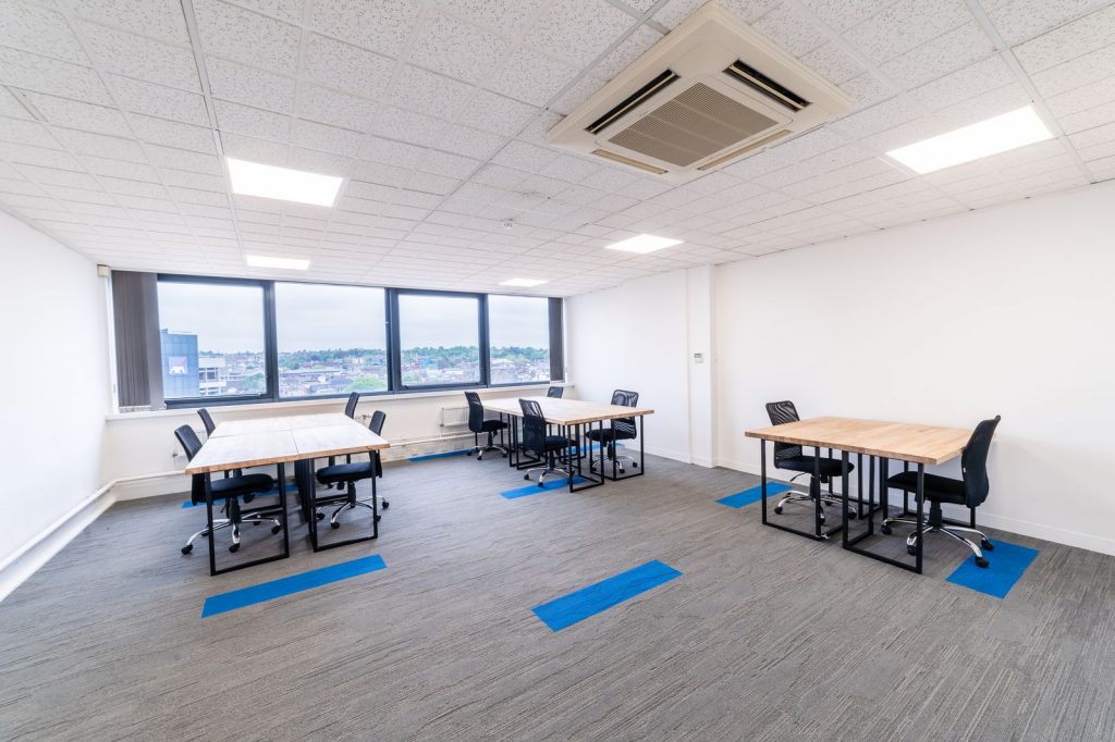 14 Desk office Space