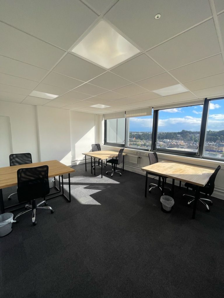Flexible Private 9 Desk office