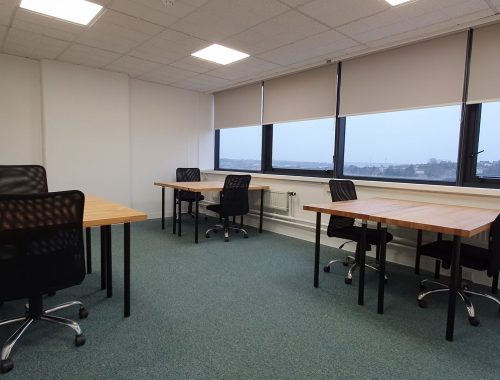 9 Desk office Space