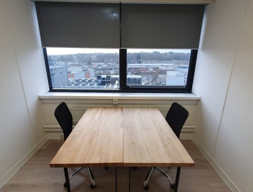 4 Desk office Space